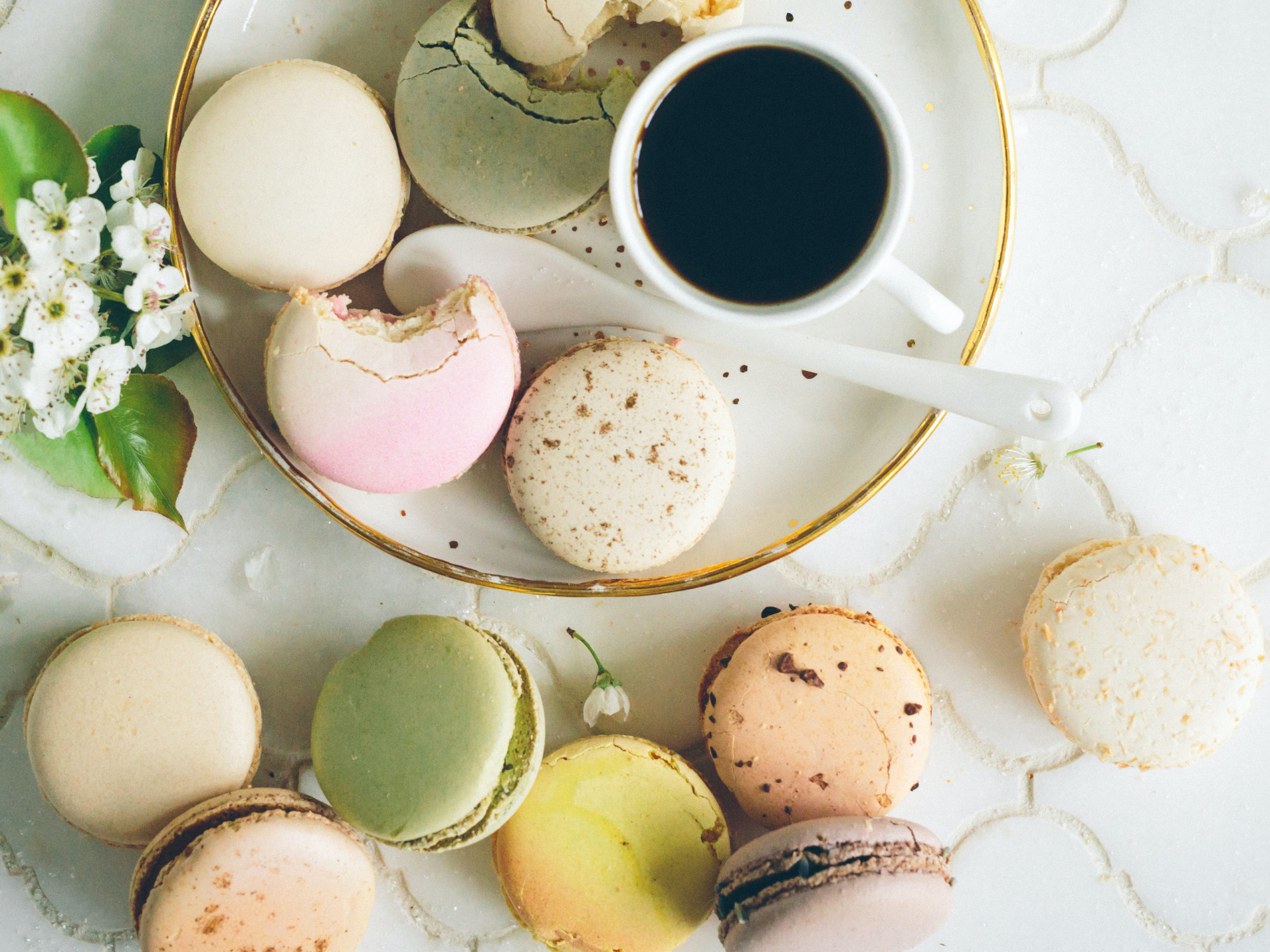 THIRTEEN TIPS HOW TO MAKE FRENCH MACARONS